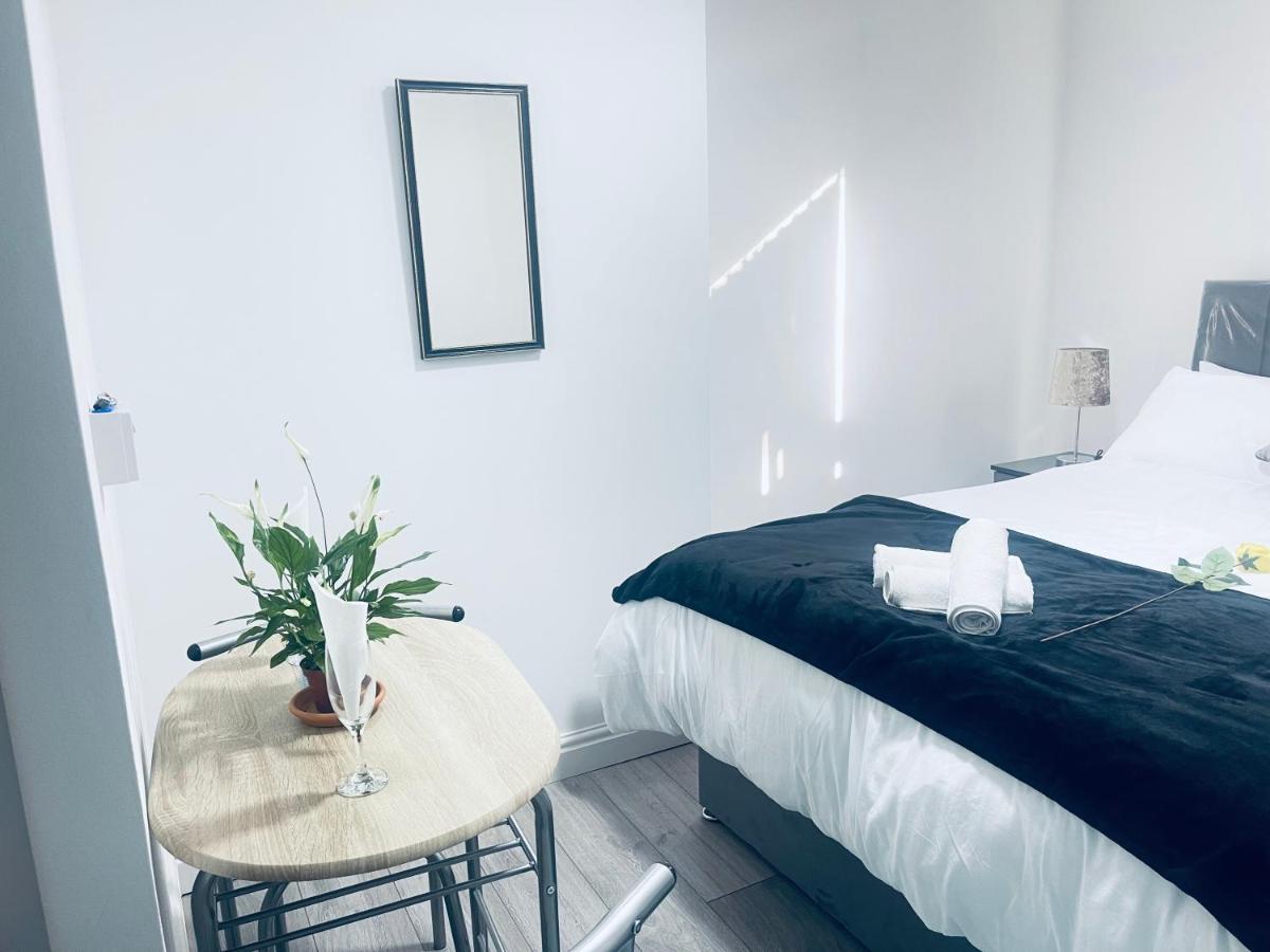 1 Bed Apartment 버밍엄 외부 사진